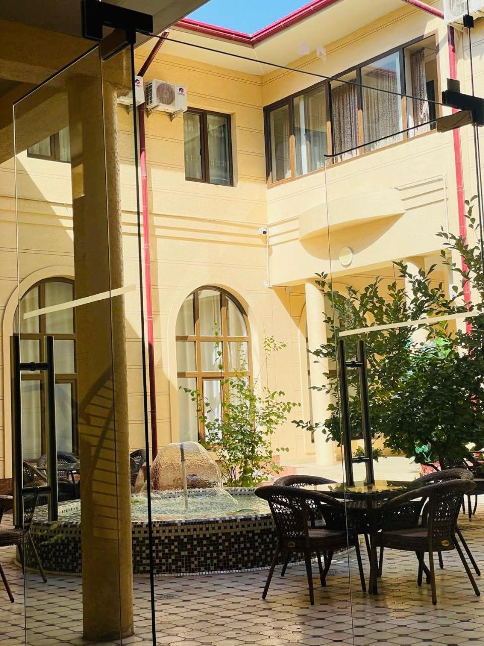 Alisher Hotel By Shosh Tashkent Bagian luar foto