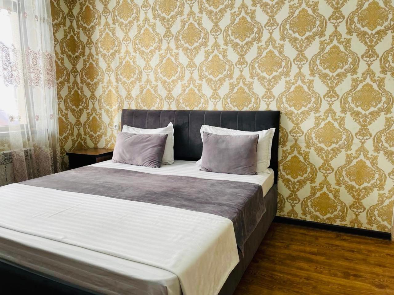 Alisher Hotel By Shosh Tashkent Bagian luar foto